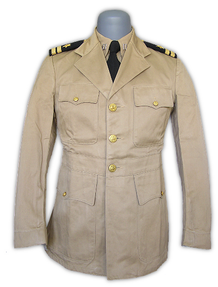 The khaki cotton working coat as it appeared in early 1944.  This coat features flat, patch style lower pockets.  In mid-1943 the bellows lower pockets were eliminated to save on material and production time and were first introduced on the new gray working coat.
