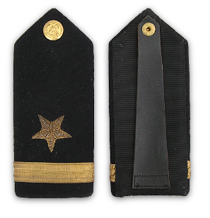 Front and back view of ensign shoulder marks worn on the khaki coat.  Beginning in 1941, rank insignia was worn on the shoulder of the khaki coat instead of on the sleeve cuff. 